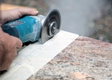 Как резать гранитную плитку и слэбы из камня